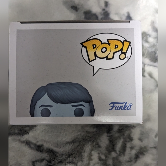 Luke Skywalker Glow in the dark Funko Pop - Picture 4 of 7